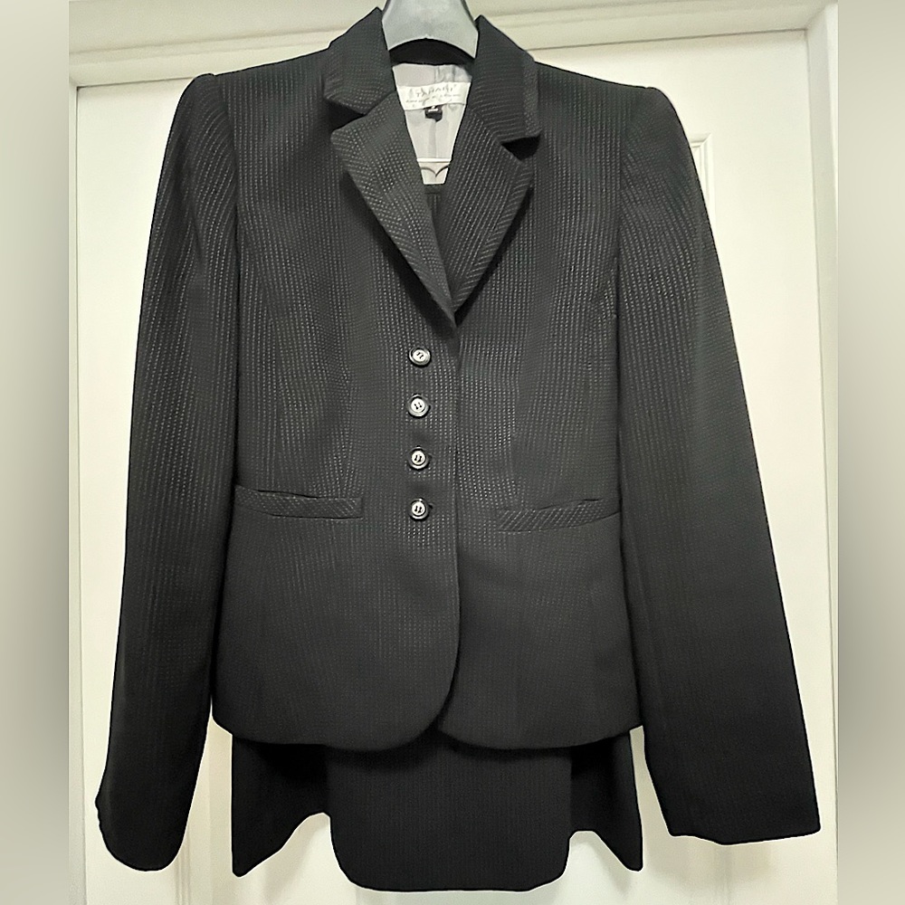 Tahari ASL Pinstripe Skirt Suit, Size 4.